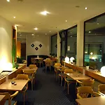 Brucker Sportpark Отель 2*