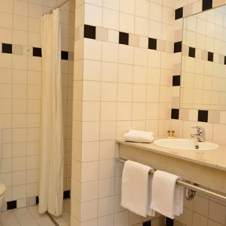 Brucker Sportpark 酒店 2*