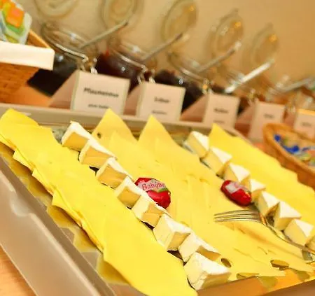 Brucker Sportpark 2* Cologne