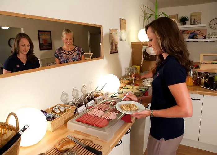 Отель Brucker Sportpark Кёльн