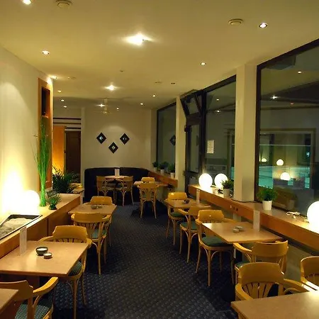 Brucker Sportpark Szálloda 2*