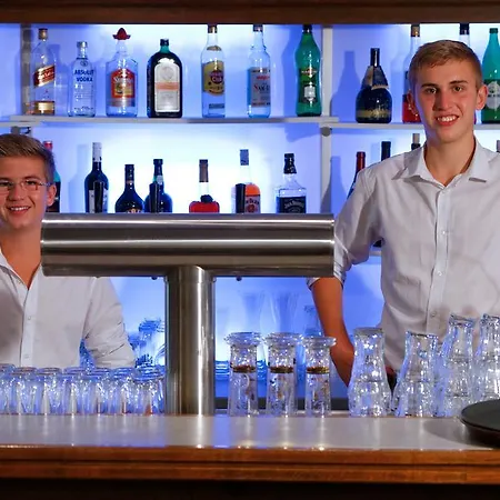 Brucker Sportpark 酒店 2*